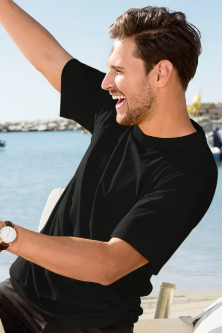 Klasikiniai marškinėliai, juoda