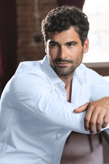 Vyriški marškiniai ilgomis rankovėmis Slim fit, šviesiai mėlynas